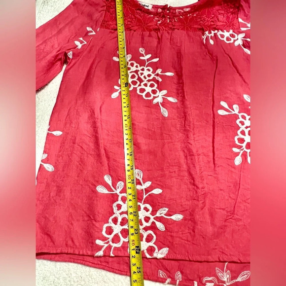 KINDRED‎ Bright coral embroidered floral design top size PM. - Picture 13 of 13